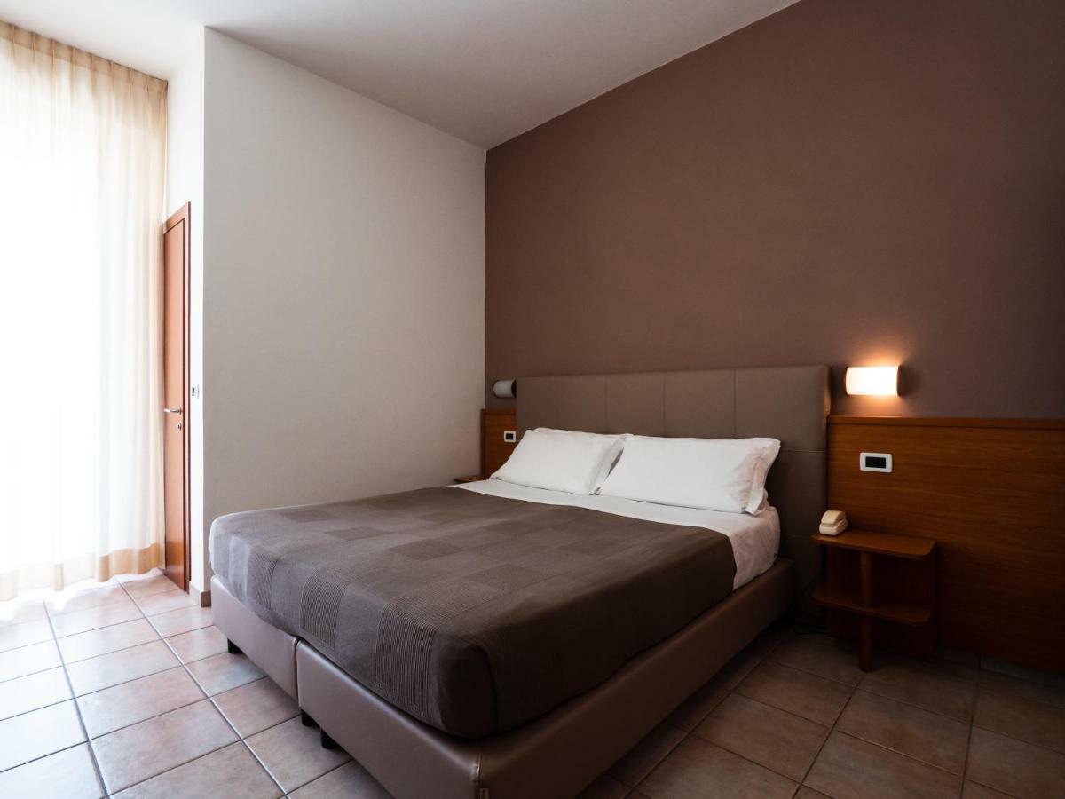 Hotel Florence Marotta Esterno foto