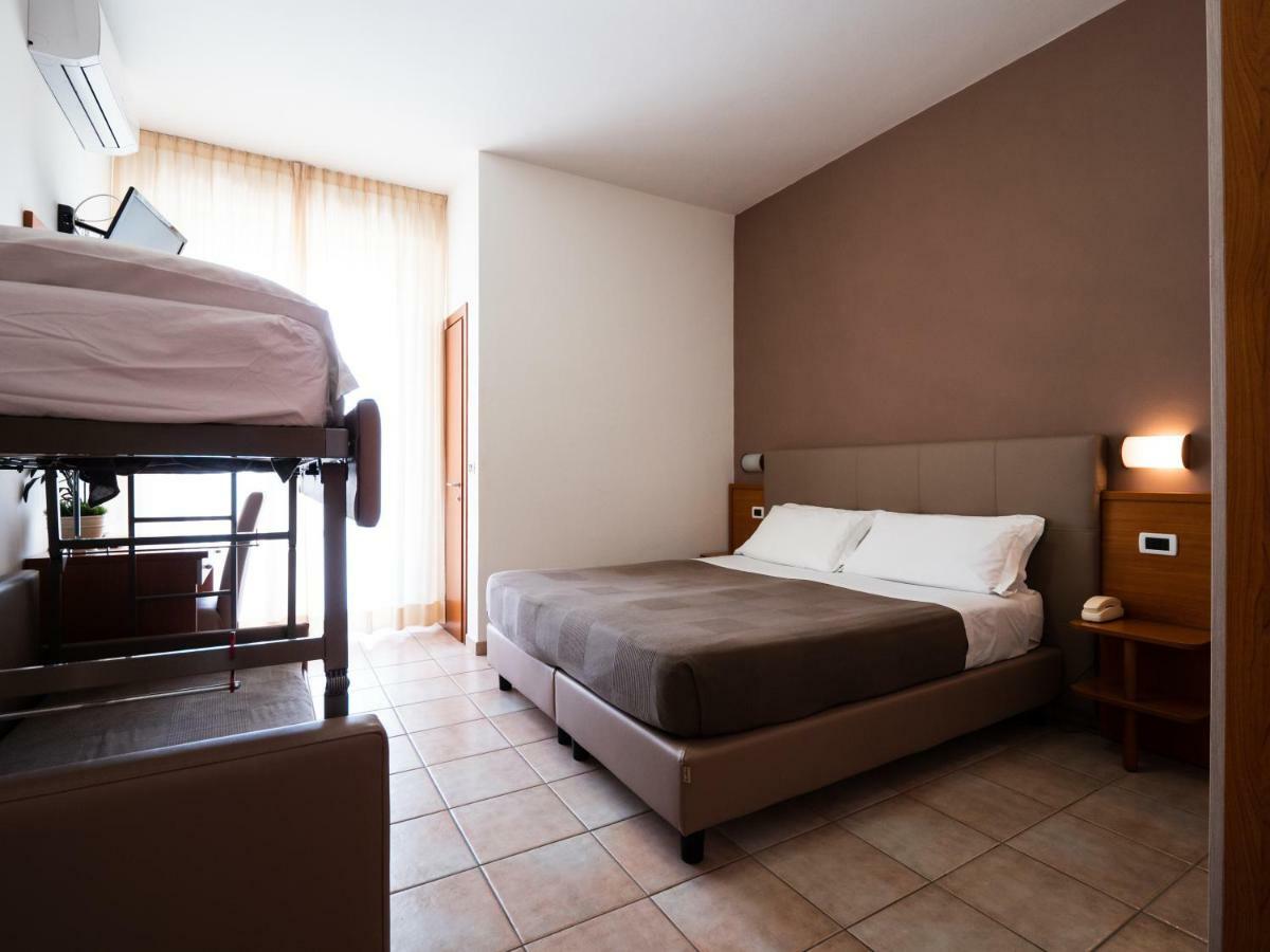 Hotel Florence Marotta Esterno foto